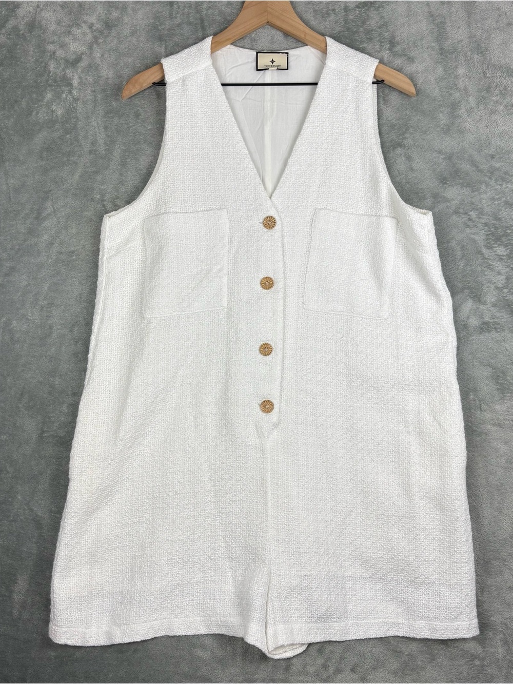 Tuckernuck White Textured Myla Romper Womens XL V-Neck Gold Buttons Pockets